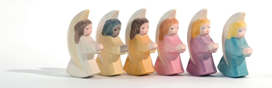 Ostheimer Puppen, Spielkombinationen & Spielzeugfiguren Ostheimer Engelchen in sechs Farben, Schutzengel ab 3 Jahre