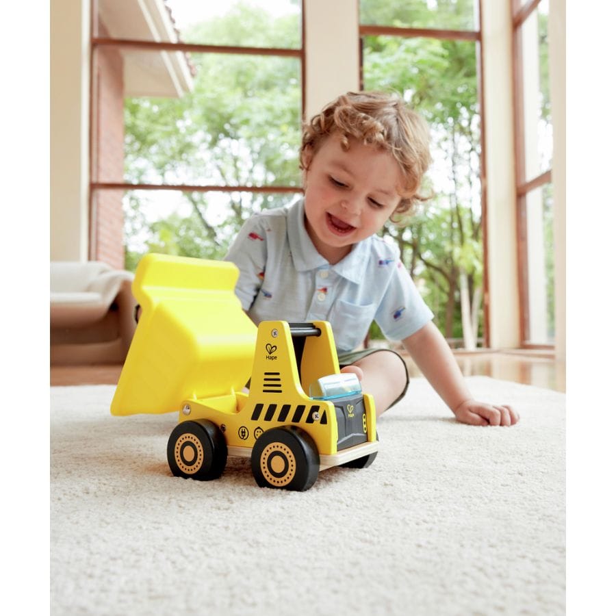 Hape Holzfahrzeug Hape Kipplaster – 3-teiliges Baustellen-Spielzeug aus Holz ab 2 Jahren