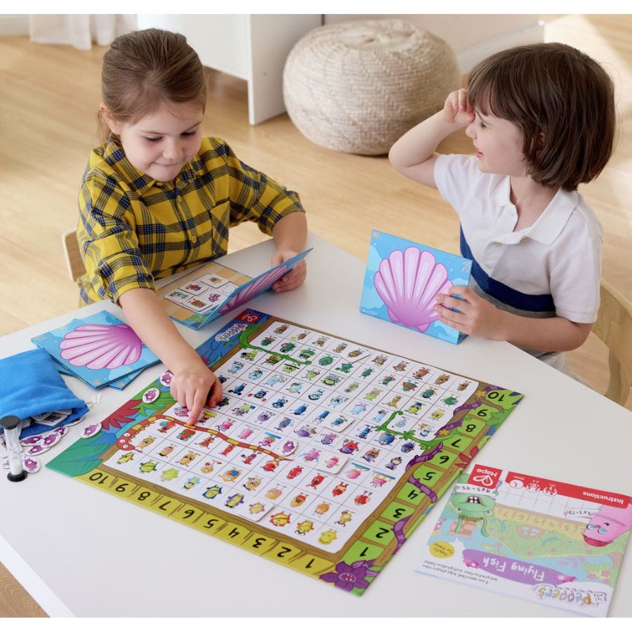 Hape Lernspielzeug Hape Flying Fish – Peppers-Monster Mathe-Abenteuer für Kinder ab 7 Jahren