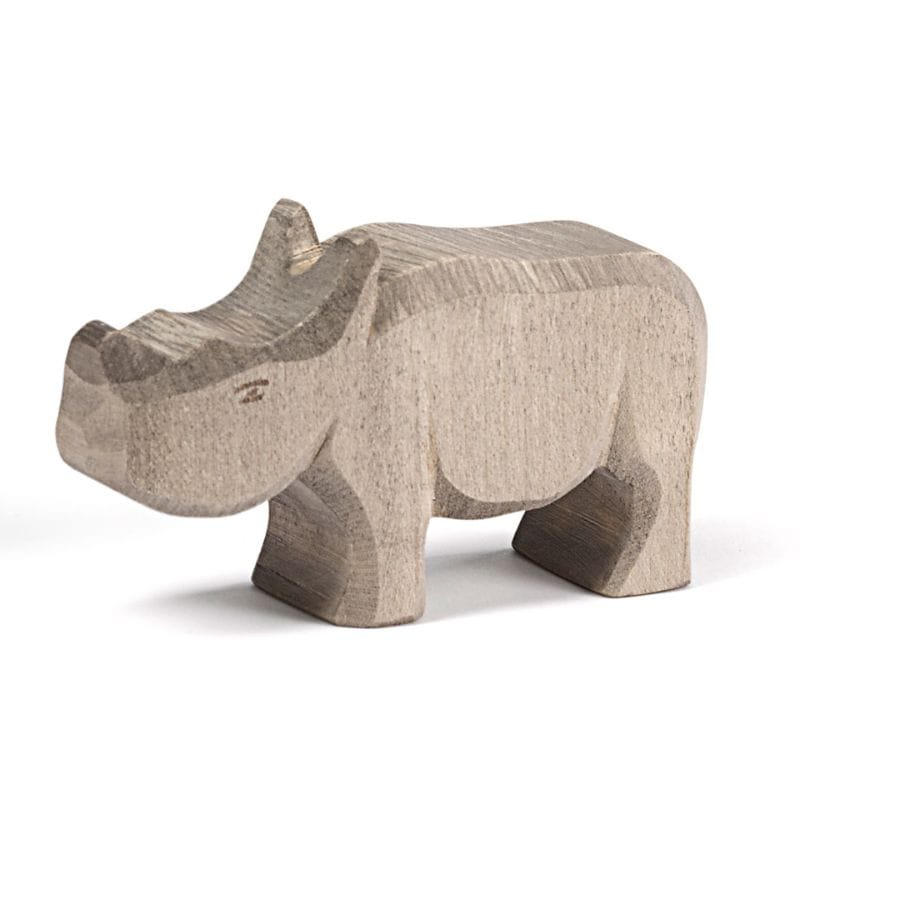 Ostheimer Action- & Spielzeugfiguren Ostheimer Nashorn Holzfigur – handgefertigt aus Ahornholz, ab 3 Jahre