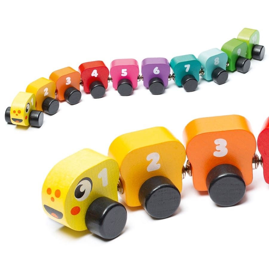 Cubika Holzfahrzeug Regenbogenraupe mit Zahlen-Hänger, Cubika