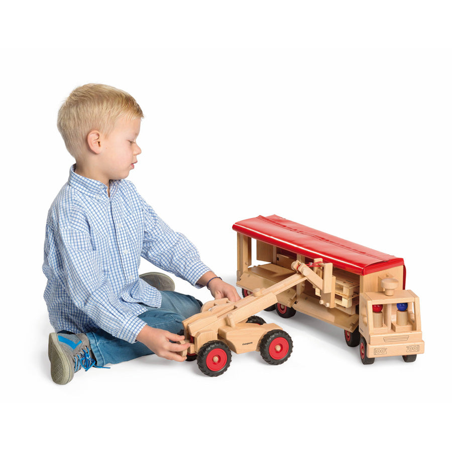 Sattelschlepper und Teleskoplader von Fagus