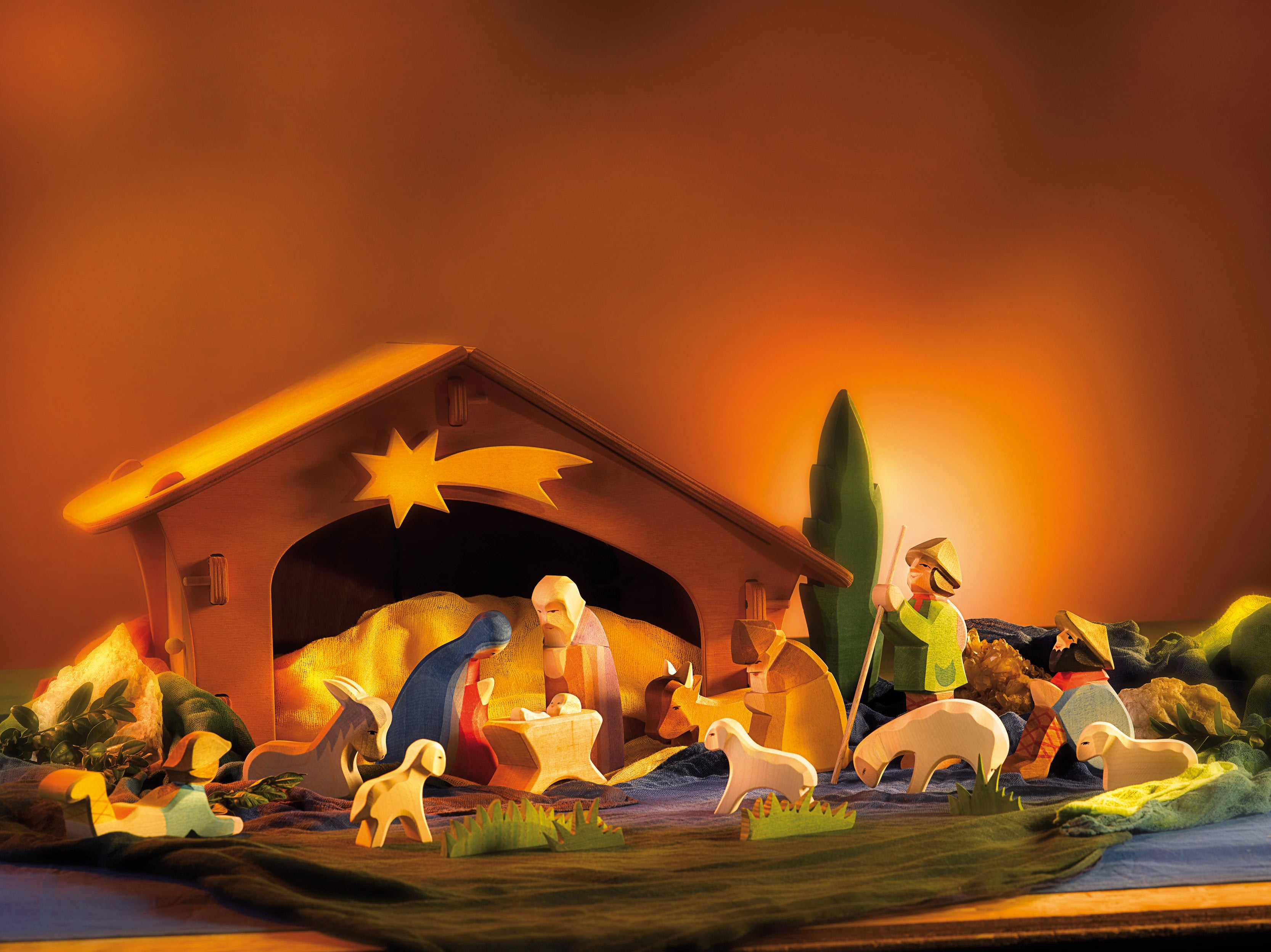 Ostheimer Heilige Familie I mit Esel, 5-teilig, handgefertigte Holzfiguren, ab 3 Jahren