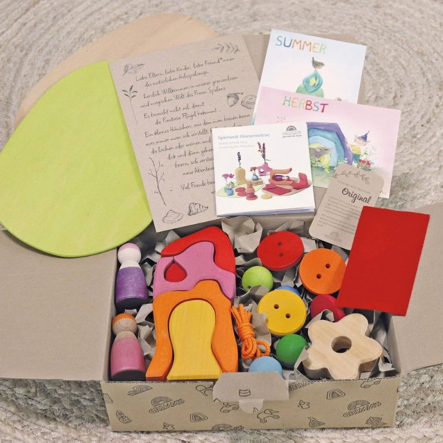 GRIMM'S Bausteine & Bauspielzeug GRIMM’S Spielwelt Blumenwiese – Starter-Set Holzspielzeug für kreatives Spielen ab 3 Jahren