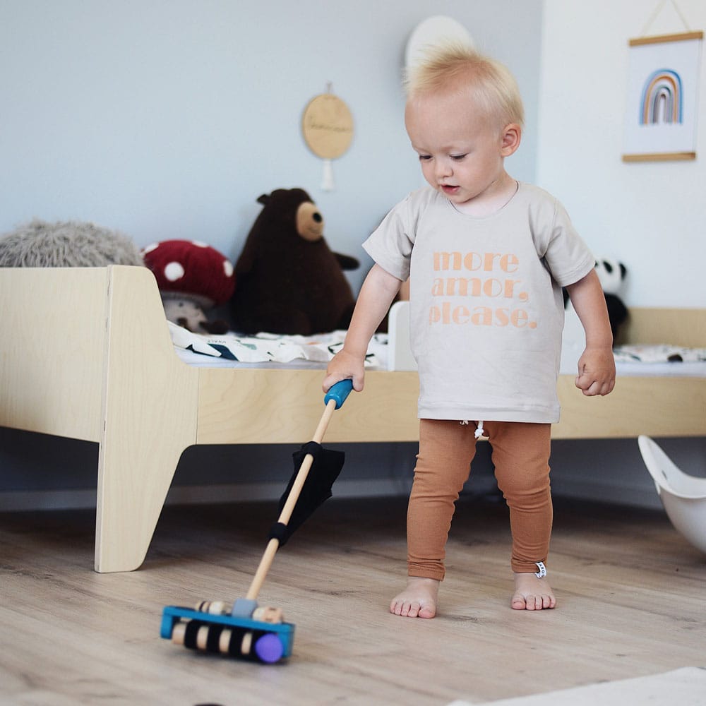 Legler Schiebespielzeug Small foot Schiebespielzeug Staubsauger aus Holz, ab 18 Monate