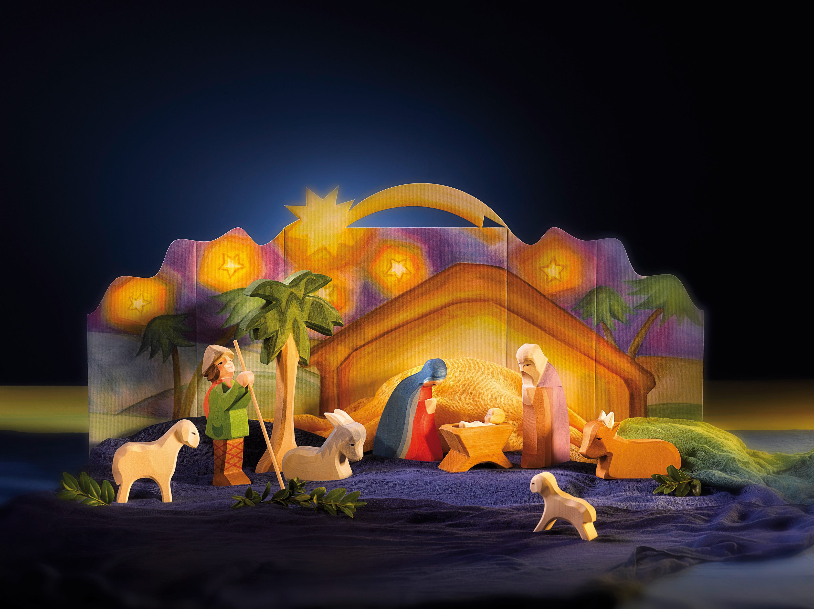 Ostheimer Holzfiguren Ostheimer Weihnachten Ostheimer Krippenset mit Diorama 11-teilig, Figuren aus Holz, ab 3 Jahre