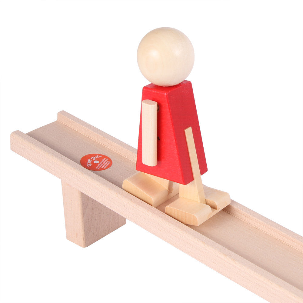 Laufbahn mit Holzfigur Nurmi