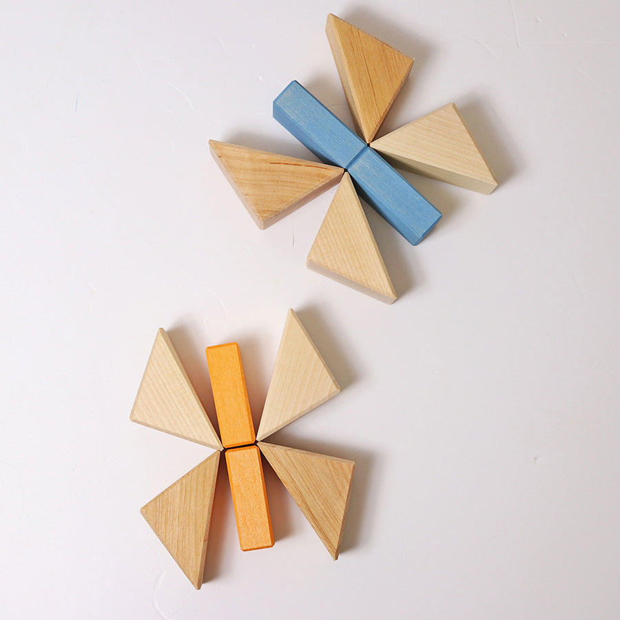 Schmetterlinge aus Holzbausteinen von GRIMMS pastell Duo