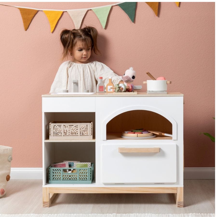 Musterkind Kinderküche Musterkind Spielküche Taxus weiß/natur – Kinderküche aus Holz mit Pizzaofen ab 3 Jahren