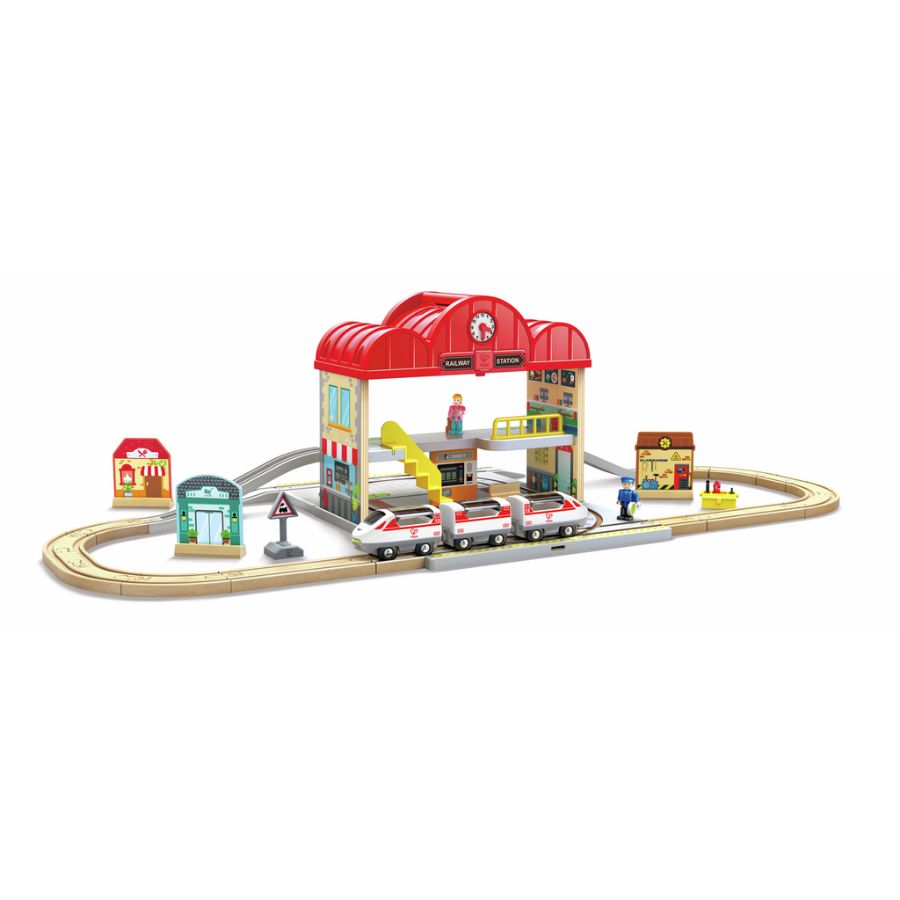 Hape – Tragbares Bahnhof-Set, Mobiles Eisenbahn-Spielset, ab 3 Jahre