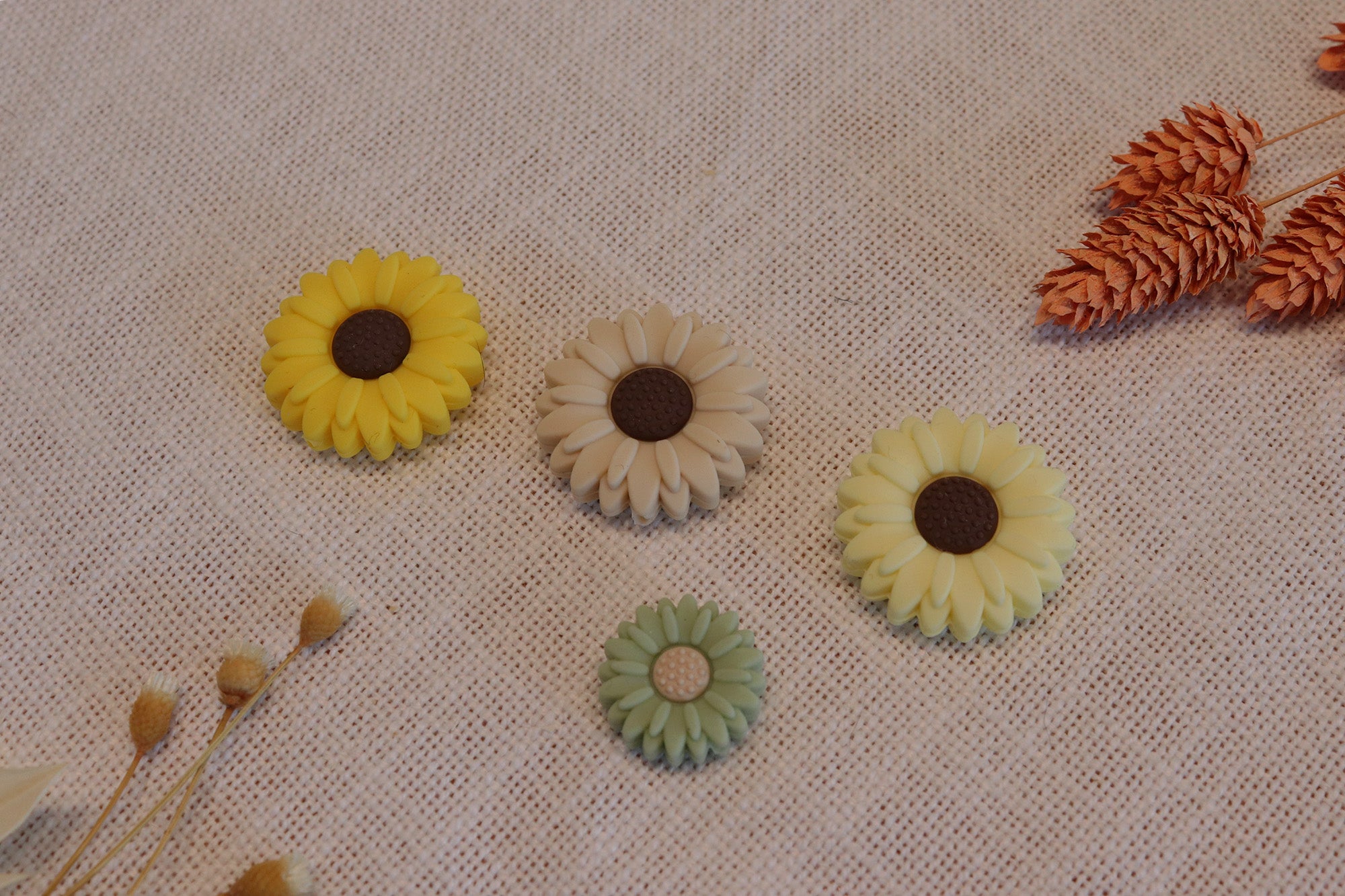 Schnullerkette mit Name "Sonnenblume" verschiedene Silikon-Sonnenblumen